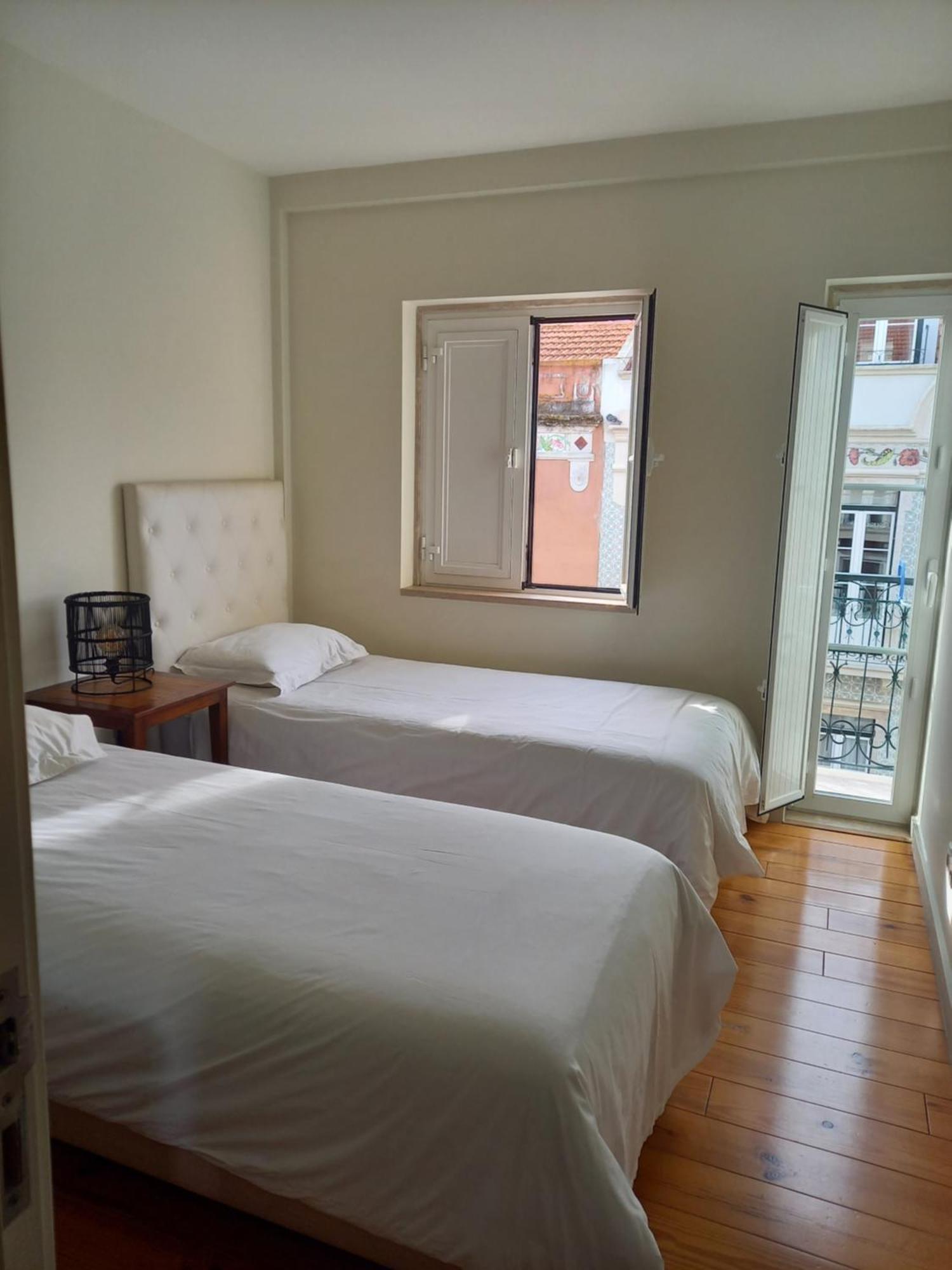 Charme Et Confort Au Coeur De Graca Lisbon Ruang foto